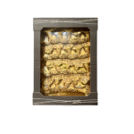 Deze pistache conetti zijn een ware delicatesse voor liefhebbers van intense en verfijnde smaken. Handgemaakt en bereid met geselecteerde, geroosterde pistachenoten, bieden deze conetti een heerlijk, rijke pistachesmaak die je meteen bij de eerste hap proeft. De combinatie van een knapperige wafel, pistachenootjes en een laagje van witte chocolade, gevuld met een romige pistachecrème, zorgt voor een echte smaakexplosie. Ideaal voor op elk moment van de dag, als tussendoortje of om te gebruiken bij het maken van een creatief dessert. meta description